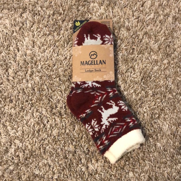 🆕 NWT Magellan Outdoor Aloe Infused Lodge Socks size Medium 5-10 - Picture 2 of 4